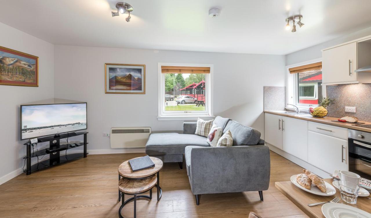 High Range Self-Catering Chalets Авимор Екстериор снимка