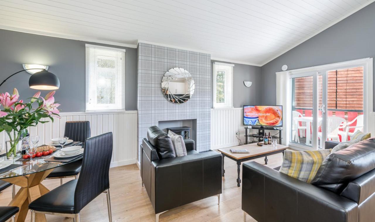 High Range Self-Catering Chalets Авимор Екстериор снимка